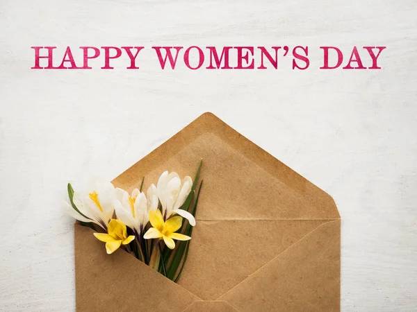 Flores brillantes y letras del Día de la Mujer Feliz —  Fotos de Stock