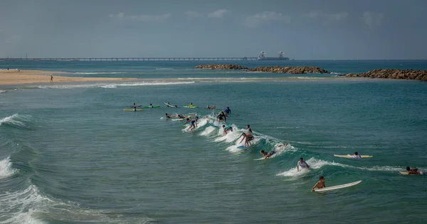 Surfistas Todas Las Edades Entrenan Mediterráneo Israel Ashkelon Octubre 2020 —  Fotos de Stock