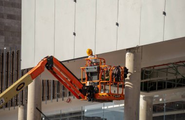 Ashkelon kentinde yeni bir alışveriş merkezi kurulması için son inşaat çalışmaları başlatıldı. İsrail Ocak 2021