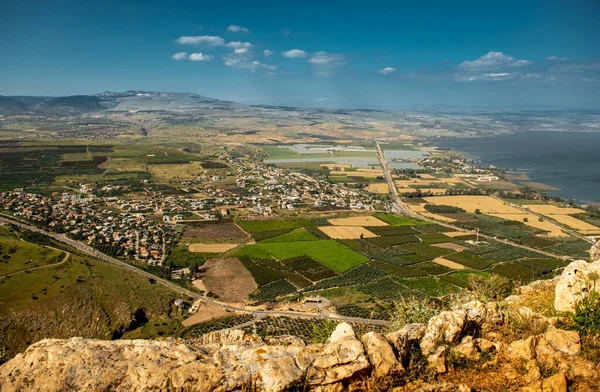 Kuzey İsrail 'deki Arbel Park' ın doğası ve ilginç yürüyüş yolları Nisan 2021