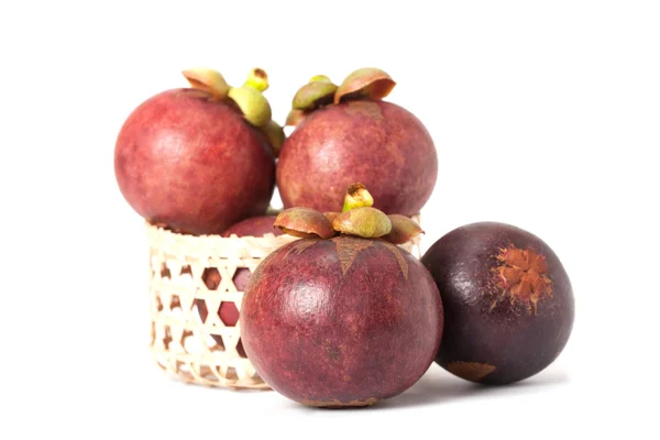 Mangosteen izole beyaz zemin üzerine — Stok fotoğraf