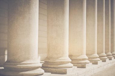 Washington adliyede şartını