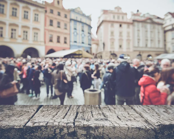 Rozmazané toursits venku v Praze — Stock fotografie