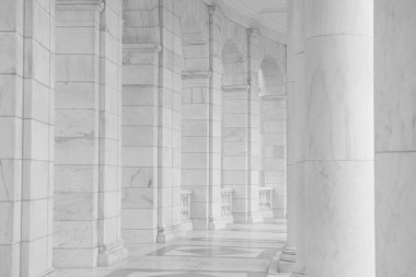 taş sütunlar eski bina