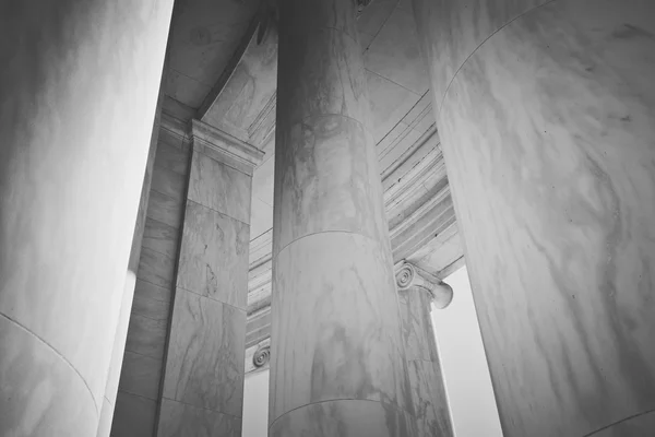 Каменные столбы у мемориала Джефферсона — стоковое фото