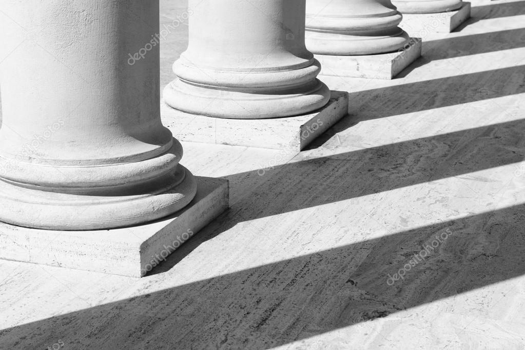 stone pillars at the Jefferson Memorial