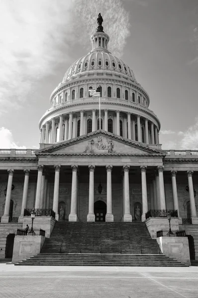 Капитолийский холм в Вашингтоне — стоковое фото