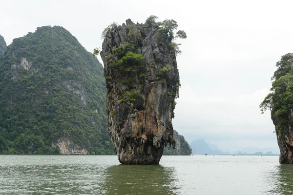 James Bond (Ko Tapu) bahía de la isla Tailandia — Foto de Stock