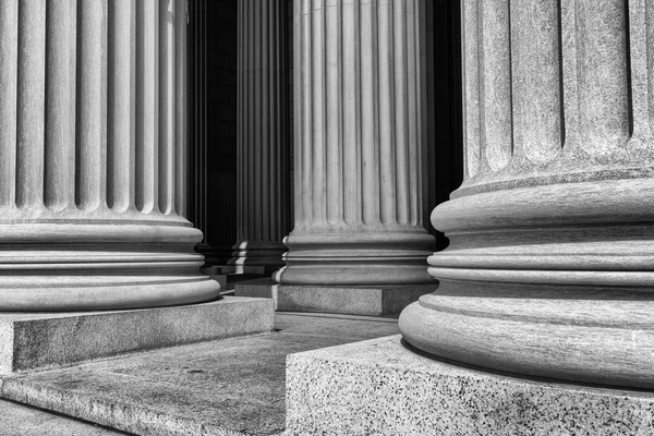 Pillars in Black and White — Stock Photo, Image