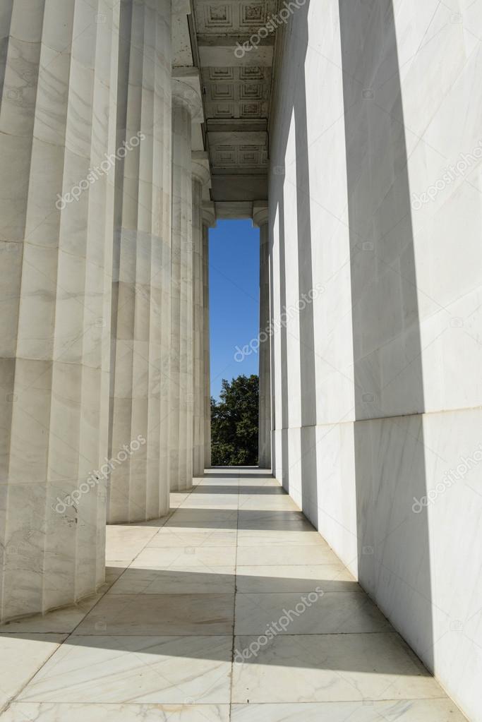 Pillars of the Lincon Memorial