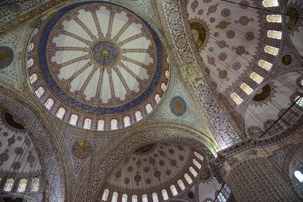Interior da Mesquita Azul em Istambul Turquia — Fotografia de Stock