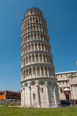 Pisa editoryal