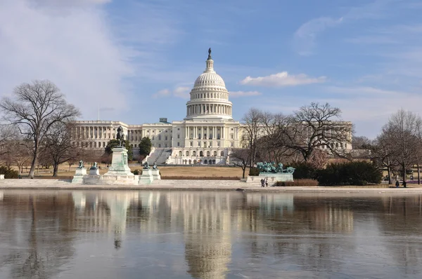 Capitol Hill redactioneel — Stockfoto