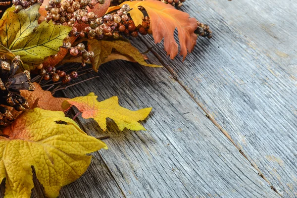 感謝祭の日の果実と紅葉 — ストック写真