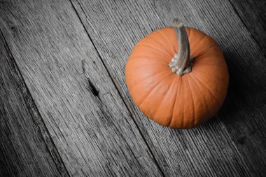 Kabak rustik ahşap zemin üzerine