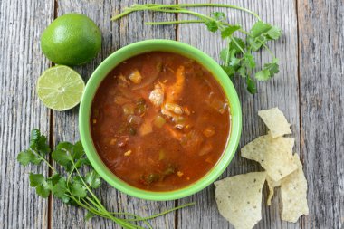 Tortilla cips çorbası