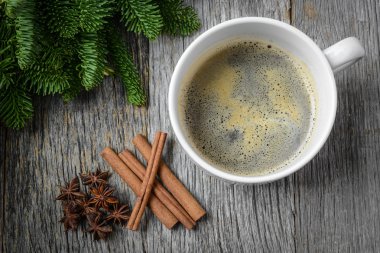 Kahve ve tarçın ve anason yıldız