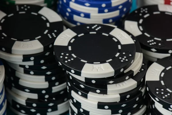 Chips de Poker apilados — Foto de Stock