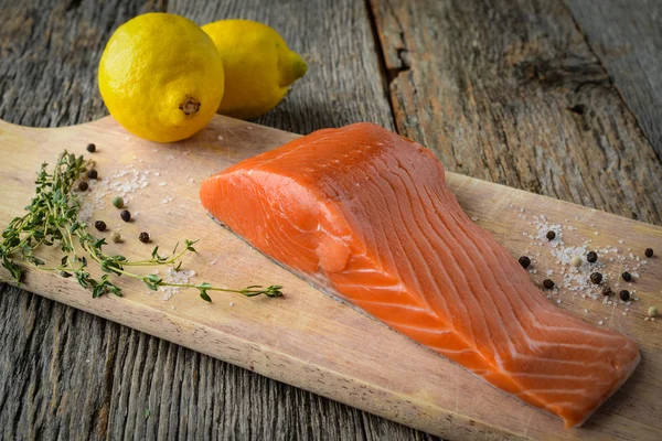 Salmon on a Cutting Board — Stock Photo, Image