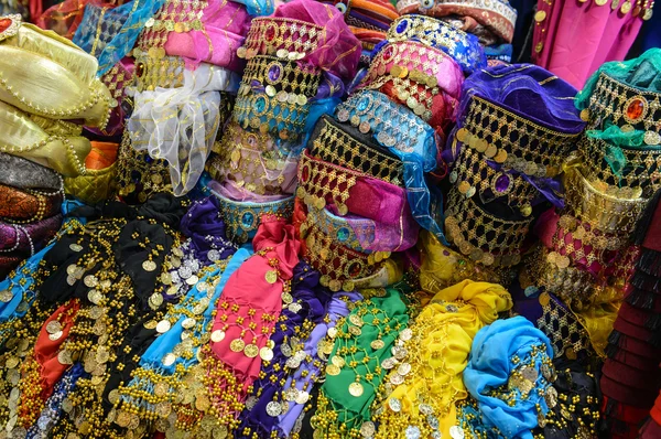 Kleurrijke Fez hoeden kleding — Stockfoto
