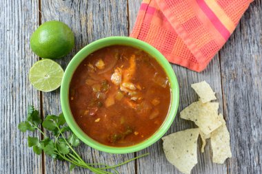 Tortilla cips çorbası