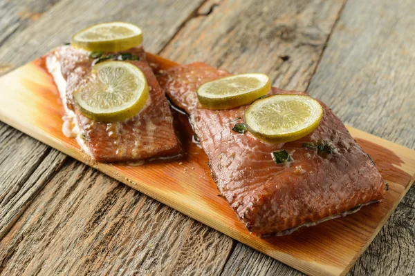 Grilled Salmon with lemon — Stock Photo, Image