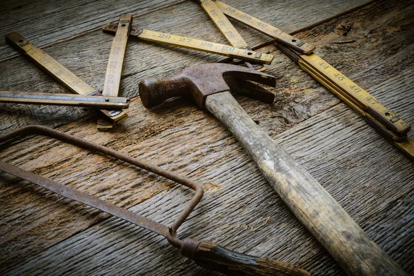 Hammer, zag en meetlint — Stockfoto