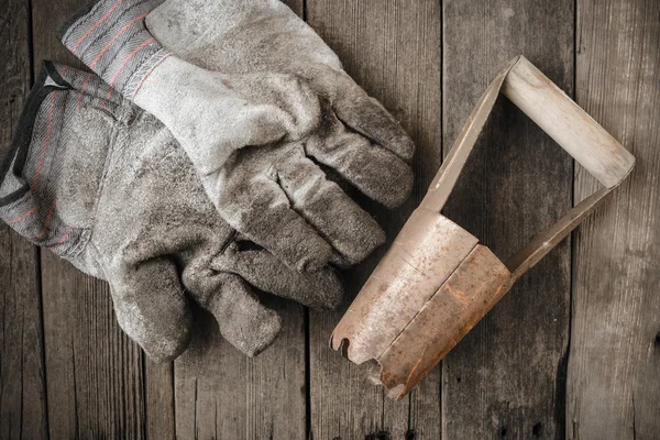 Handschoenen en Bulb Planter — Stockfoto