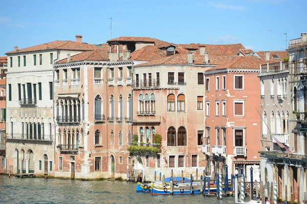 Buildings along the Grand Canal — Stock Photo, Image
