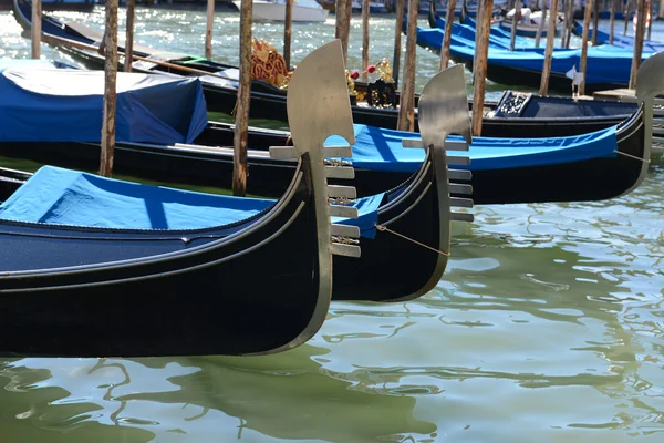 Gondeln in Venedig Italien — Stockfoto