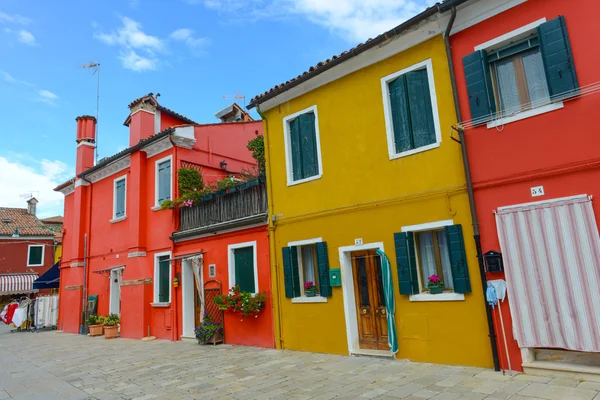 บ้านที่มีสีสันบนเกาะ Burano — ภาพถ่ายสต็อก