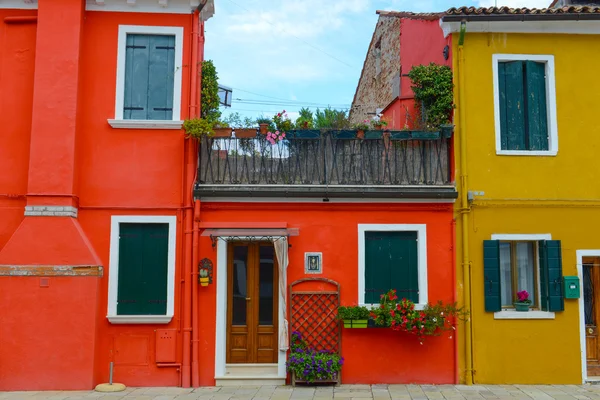 บ้านที่มีสีสันใน Burano — ภาพถ่ายสต็อก