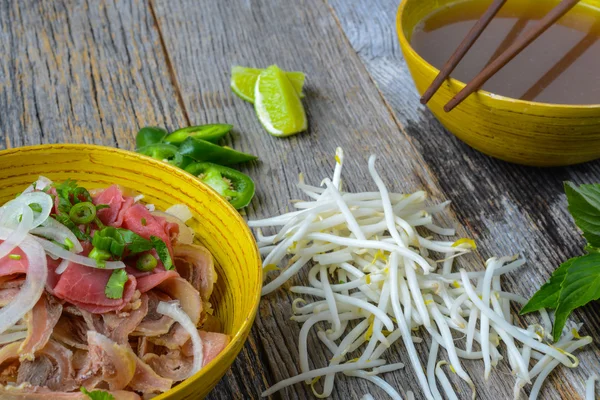 Pho sopa de carne vietnamita —  Fotos de Stock