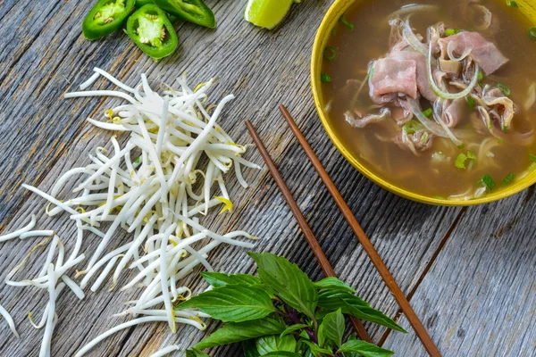 Pho Vietnamese beef soup — Stock Photo, Image