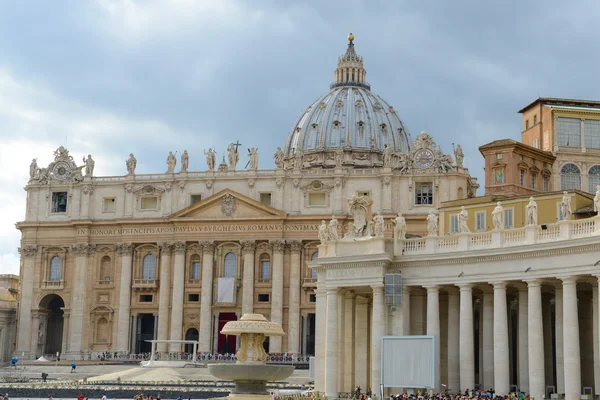 Plaza de San Pedro en el Vaticano — Foto de Stock