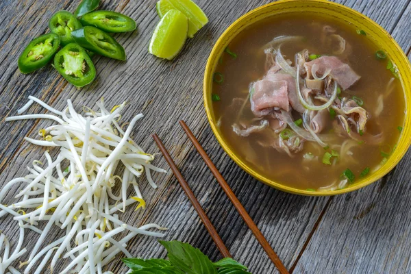 Pho Vietnamese beef soup — Stock Photo, Image