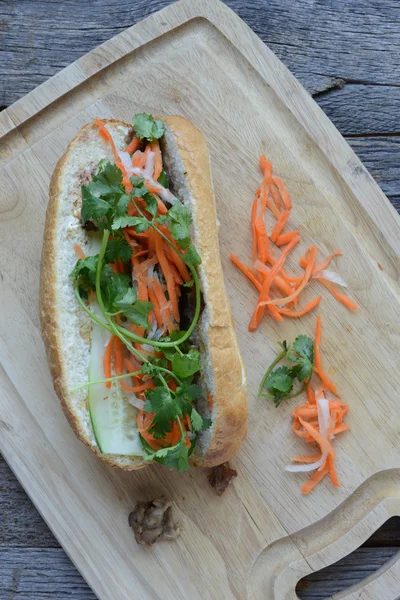 Grillad fläskfilé Banh Mi smörgås — Stockfoto