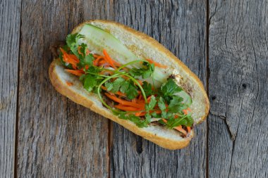 Vietnamca ızgara domuz eti Banh'da Mi sandviç
