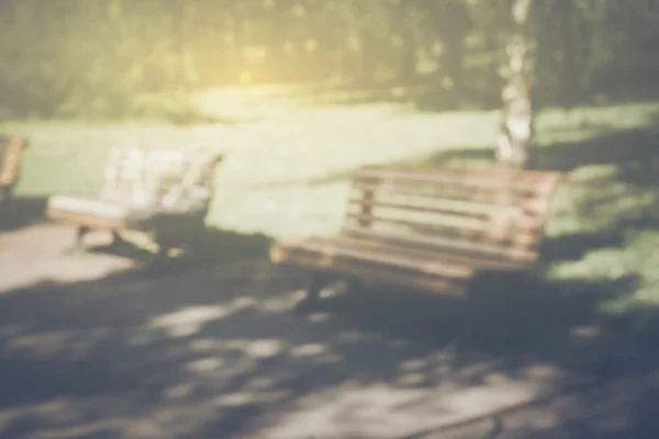 Blurred Park Bench with Nature Background — ストック写真
