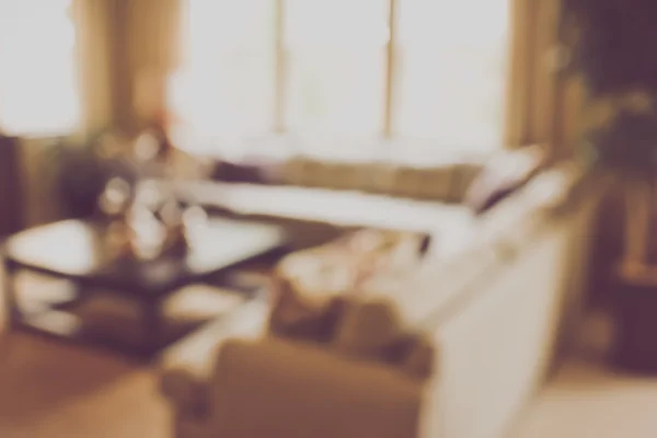 Размытая гостиная с диванами — стоковое фото