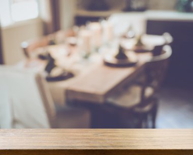 Bulanık yemek odası 