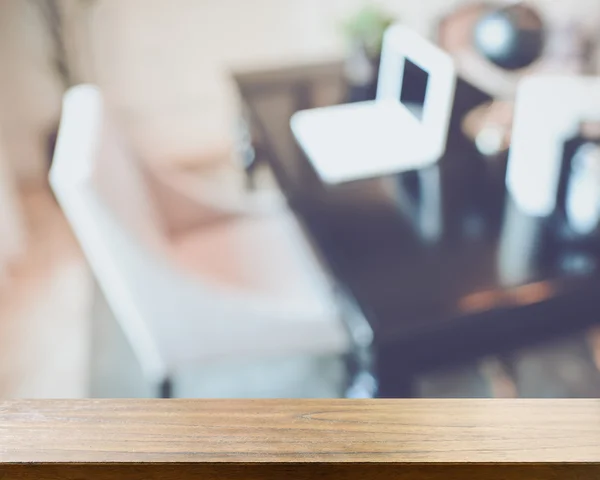 Verschwommenes Büro mit Computer — Stockfoto