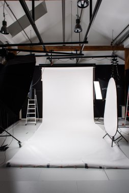 Stüdyo beyaz arka plan