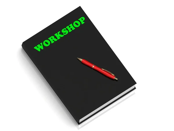 WORKSHOP- inscrição de letras verdes no livro preto — Fotografia de Stock