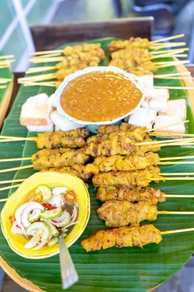Grillowana Wieprzowina Satay Tajlandia Tradycyjne Popularne Jedzenie Kij Drewna Strick — Zdjęcie stockowe