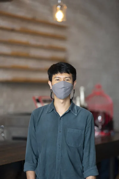 Asian Smart Man Casual Dark Green Shirt Gray Cloth Mask — Stock Photo, Image