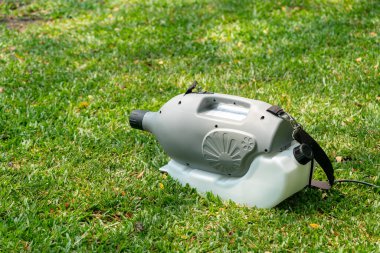 Sterilizasyon makinesi su spreyi koronavirüsü önlemek ve korumak için hazırdır (COVID-19).