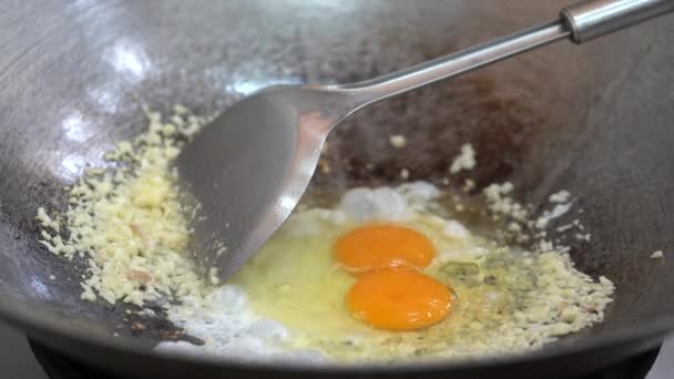 Quebre Ovos Gálico Frito Panela Com Óleo Fogão Gás — Vídeo de Stock