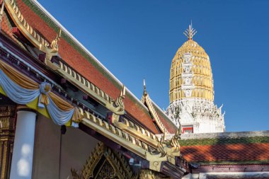 Wat Phra Si Rattana Mahathat Woramahawihan, Phitsanulok, Buda 'nın güzel bir görüntüsü var ve Phra Buddha Chinnarat Tayland halkının saygı duyduğu kutsal bir nesnedir..