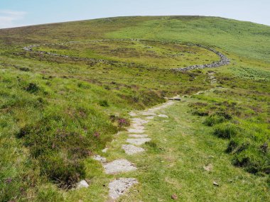 Hookney Tor, Dartmoor Ulusal Parkı altındaki tarih öncesi Grimspound, Devon